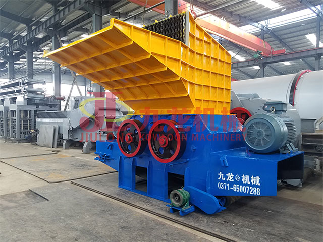 樹根（gēn）破碎機
