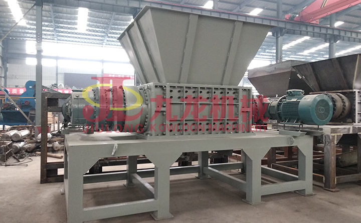 廢舊家具（jù）破碎機