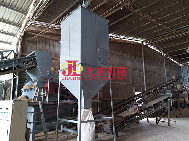 邊角料（liào）粉碎現場