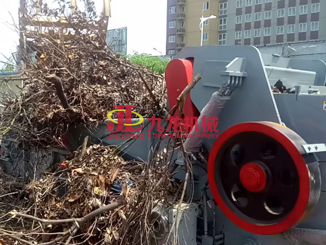 合肥綜合破（pò）碎機現場