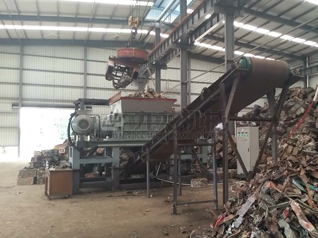 廢鐵壓塊撕碎機（jī）